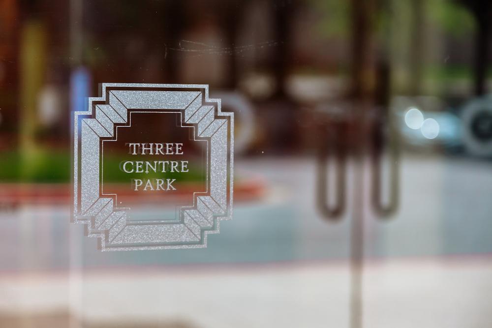 dentist in three centre park