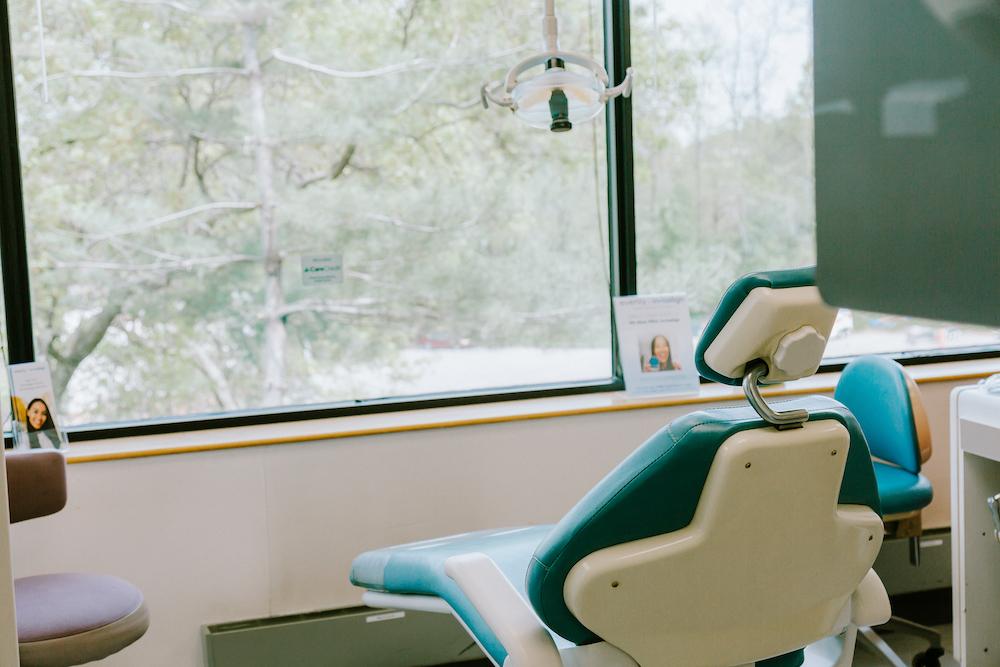 Tooth extraction chair at Pineview Dental in Columbia, MD